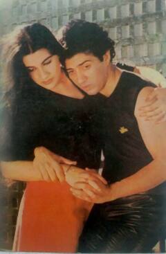 Dharmendra: ਜਦੋਂ ਭੋਲੇ ਸੰਨੀ ਦਿਓਲ ਨੂੰ ਪਾਪਾ ਧਰਮਿੰਦਰ ਨੇ ਸਿਖਾਇਆ ਸੀ ਰੋਮਾਂਸ ਕਰਨਾ, ਬੋਲੇ- 'ਹੀਰੋਈਨ ਨੂੰ ਜੱਫੀ ਪਾ, ਤੇਰੀ ਜਗ੍ਹਾ ਮੈਂ ਹੁੰਦਾ ਤਾਂ...'