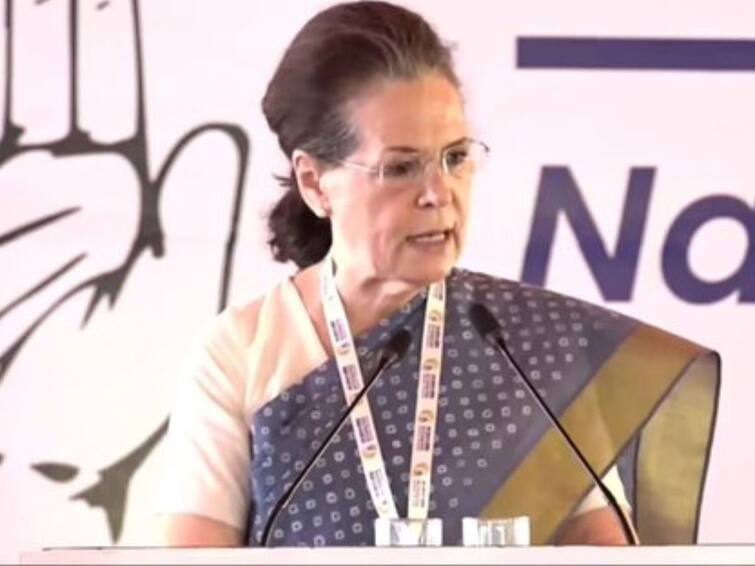 Congress Parliamentary Party Chairperson Sonia Gandhi Hospitalised Admitted to Delhi Sir Gangaram Hospital Sonia Gandhi Hospitalised: సోనియా గాంధీకి మరోసారి అస్వస్థత, ఆసుపత్రిలో చికిత్స