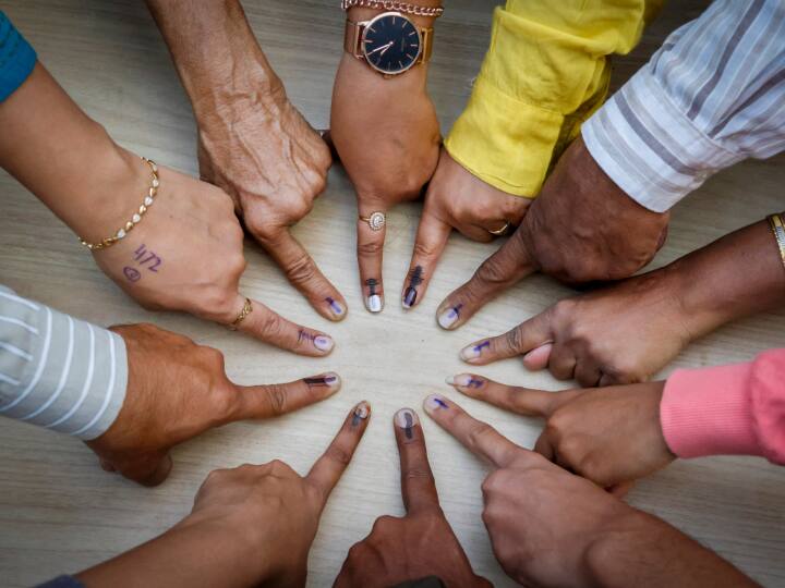 Puthupally Bypoll Result: Congress's Chandy Oommen Comfortably Positioned In Early Trends Puthuppally Bypoll Result: Congress's Chandy Oommen Comfortably Positioned In Early Trends