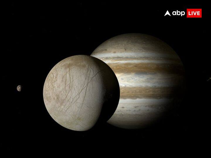 वैदिक ज्योतिष में बृहस्पति ग्रह को गुरु कहा जाता है. यह धनु और मीन राशि के स्वामी होते हैं और कर्क इसकी उच्च राशि है जबकि मकर इनकी नीच राशि मानी जाती है. गुरु ग्रह कल यानी 04 सितंबर को मेष राशि में वक्री होंगे. ज्योतिषाचार्य डॉक्टर अनीष व्यास ने बताया कि गुरु के वक्री होने से सभी राशियों पर शुभ-अशुभ प्रभाव जरूर पड़ेगा. आइए जानते हैं इसके बारे में.