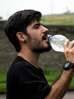 પીવાના પાણીને શુદ્ધ કરવાના 5 ઘરગથ્થુ ઉપચાર