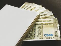 केंद्र सरकार कब बढ़ाएगी कर्मचारियों का महंगाई भत्ता, जानिए क्या है अपडेट