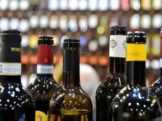 Delhi Liquor Sale: ਦਿੱਲੀ ਵਾਲੇ ਇੱਕ ਸਾਲ 'ਚ ਪੀ ਗਏ 61 ਕਰੋੜ ਤੋਂ ਵੱਧ ਦੀ ਸ਼ਰਾਬ, ਸਰਕਾਰ ਹੋਈ ਮਾਲੋਮਾਲ !