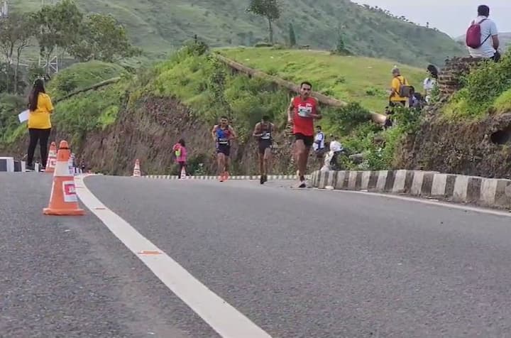 साताऱ्यातील या मॅरेथॉन स्पर्धेतदेश-विदेशातील स्पर्धेक सहभागी झाले आहेत.