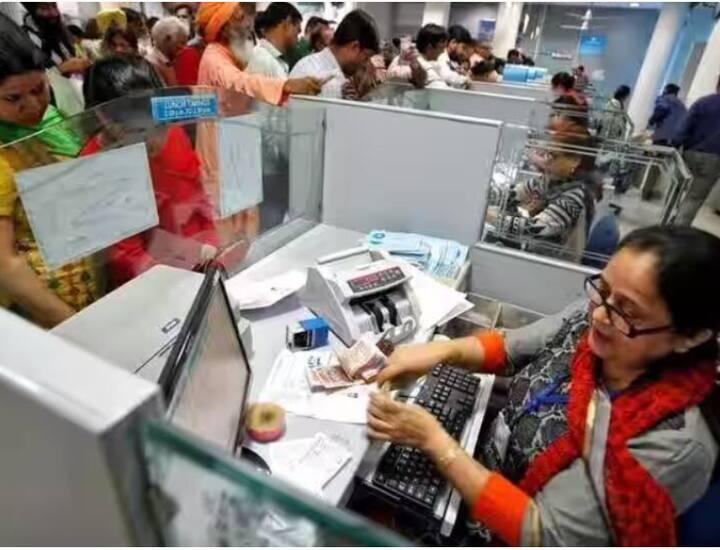 ਗਾਹਕ cms.rbi.org.in 'ਤੇ, CrPC@rbi.org.in 'ਤੇ ਈਮੇਲ ਭੇਜ ਕੇ ਅਤੇ ਟੋਲ ਫ੍ਰੀ ਨੰਬਰ 14448 'ਤੇ ਸ਼ਿਕਾਇਤ ਦਰਜ ਕਰਵਾ ਸਕਦੇ ਹਨ। ਇਸ ਤੋਂ ਇਲਾਵਾ ਤੁਸੀਂ ਬੈਂਕ ਦੇ ਟੋਲ ਫ੍ਰੀ ਨੰਬਰ 'ਤੇ ਵੀ ਕਾਲ ਕਰ ਸਕਦੇ ਹੋ।
