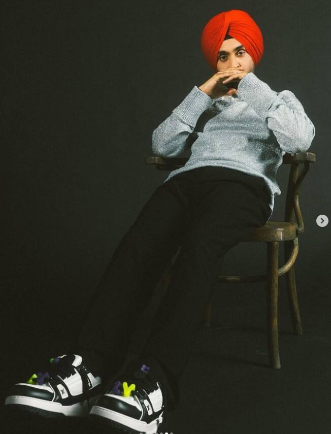 ਵਰਕਫਰੰਟ ਦੀ ਗੱਲ ਕਰਿਏ ਤਾਂ ਦਿਲਜੀਤ ਆਪਣੀ ਐਲਬਮ ਅਤੇ ਕੌਲੈਬ ਤੋਂ ਇਲਾਵਾ ਜਲਦ ਹੀ ਫਿਲਮ ਅਮਰ ਸਿੰਘ ਚਮਕੀਲਾ ਨਾਲ ਪਰਦੇ ਤੇ ਧਮਾਕਾ ਕਰੇਗਾ। ਇਸ ਫਿਲਮ ਦਾ ਪ੍ਰਸ਼ੰਸਕਾਂ ਨੂੰ ਵੀ ਬੇਸਬਰੀ ਨਾਲ ਇੰਤਜ਼ਾਰ ਹੈ।