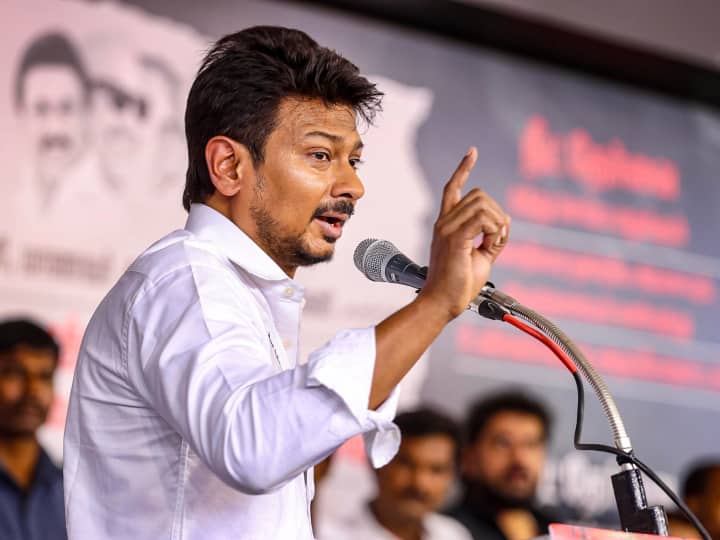 स्टालिन के बेटे ने मलेरिया से की सनातन धर्म की तुलना, बीजेपी बोली- ये नरसंहार का आह्वान स्टालिन के बेटे ने मलेरिया से की सनातन धर्म की तुलना, बीजेपी बोली- ये नरसंहार का आह्वान