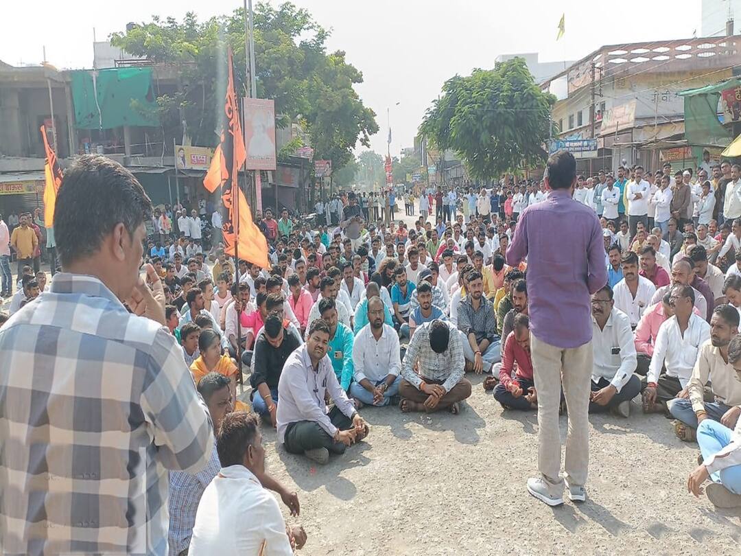 Maratha Reservation : कोठे बाजारपेठ तर कुठे गाव बंदची हाक; पाहा औरंगाबाद जिल्ह्यातील आजची परिस्थिती Maratha Reservation Protest today in Aurangabad district Maratha Reservation : कोठे बाजारपेठ तर कुठे गाव बंदची हाक; पाहा औरंगाबाद जिल्ह्यातील आजची परिस्थिती