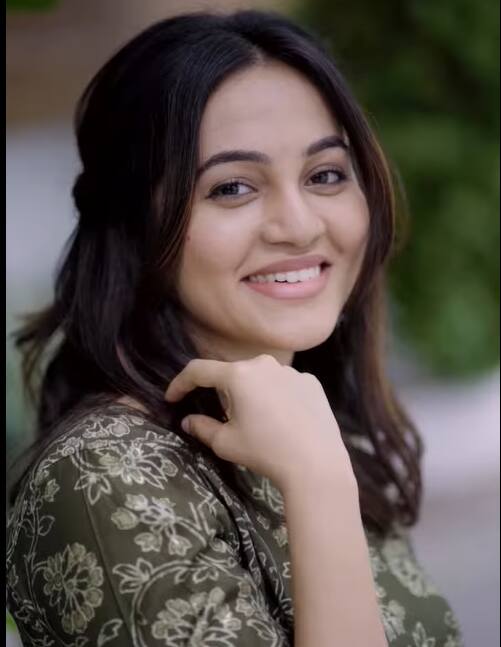 தனது அண்ணன் ஜி.வி.பிரகாஷ் உடன் இணைந்து