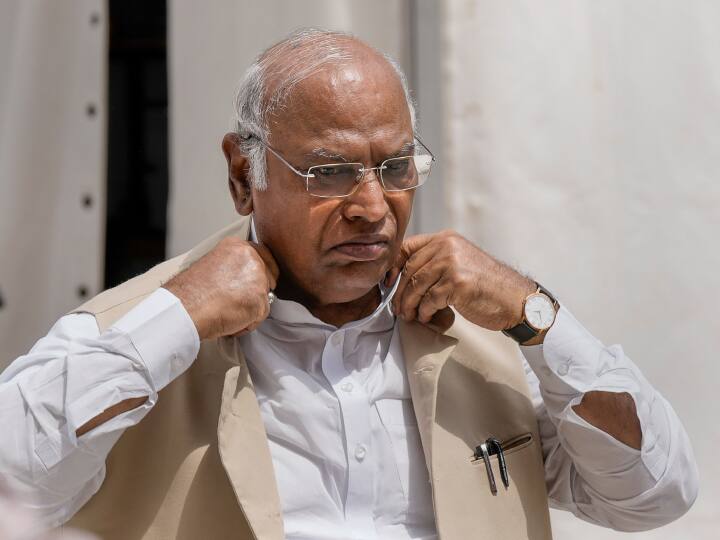 Congress president Mallikarjun Kharge says people of india has one nation one solution for BJP वन नेशन, वन इलेक्शन पर मल्लिकार्जुन खरगे का सरकार पर वार, ‘लोगों के पास एक राष्ट्र, एक समाधान, और वह है...'