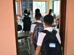 పాకిస్థాన్ వెళ్లిపోండి, ఇది హిందువుల దేశం - ముస్లిం విద్యార్థులకు టీచర్ వార్నింగ్