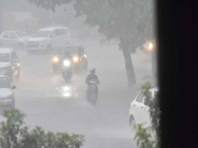 Hyderabad Rains: Heavy downpour in various places of city Hyderabad Rains: హైదరాబాద్‌లో దంచికొడుతున్న వర్షం - ఈ ఏరియాల్లో మరీ కుండపోత!