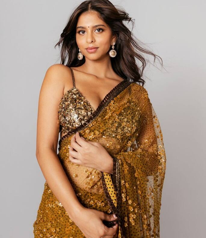 बता दें कि अगस्त्या नंदा संग सुहाना के लिंक अप की खबरें सामने आ रही हैं. सुहाना और अगस्त्या जोया अख्तर की 'द आर्चीज' में साथ नजर आएंगे. उनकी फिल्म 7 दिसंबर को ओटीटी पर रिलीज की जाएगी.