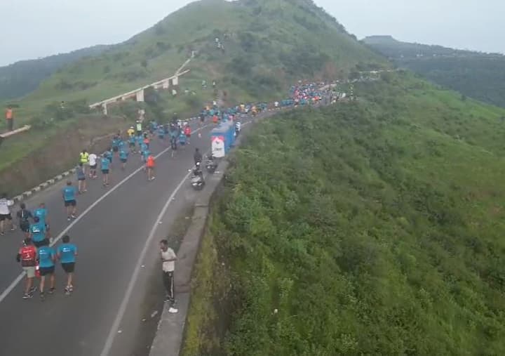 साताऱ्यात हिल हाफ मॅरेथॉन स्पर्धेला सुरुवात झाली आहे.