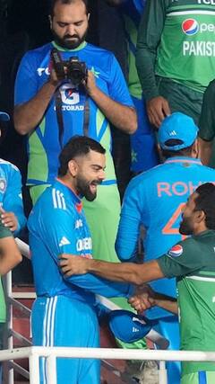 ‘राम सिया राम’, श्रीलंका के स्टेडियम में बजा गाना, सोशल मीडिया पर फैंस का बड़ा रिएक्शन | Sports LIVE