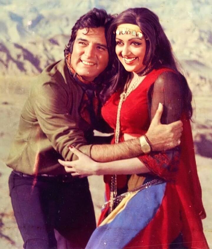 बता दें कि फिरोज खान अब इस दुनिया में नहीं है. एक्टर ने अपने करियर में कई फिल्में की. जिसमें 57 फिल्में हिट रही थी.