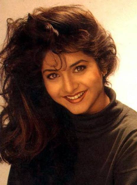 दरअसल एक्ट्रेस की उनके घर की बालकनी से गिरकर मौत हो गई थी. हालांकि ये आत्महत्या थी या हादसा इस बात आजतक खुलासा नहीं हो पाया है. लेकिन एक्ट्रेस की मौत के बाद जब उनपर ड्रग्स लेने के आरोप लगे थे तो उनकी मां ने दिव्या से जुड़े कई हैरान कर देने वाले खुलासे किए थे.