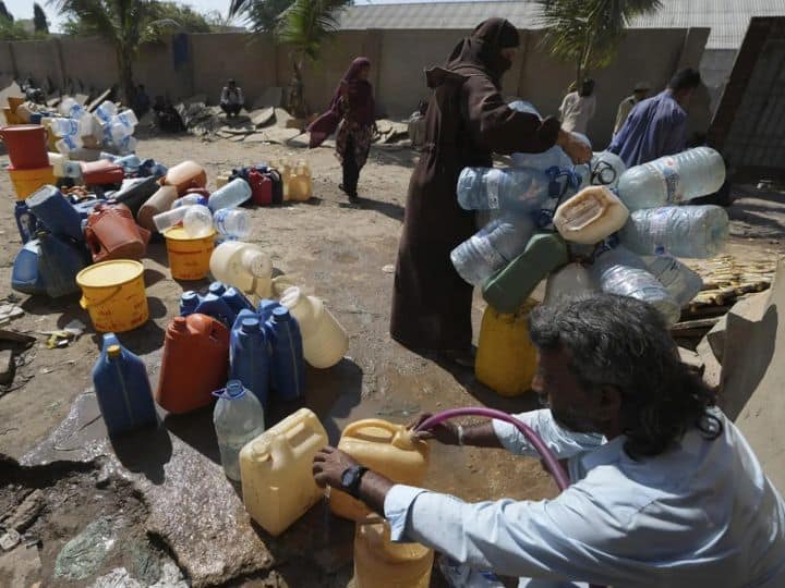 पेट्रोल-बिजली के बाद अब पाकिस्तान में पानी का संकट, ‘प्यास’ से परेशान हुई आवाम