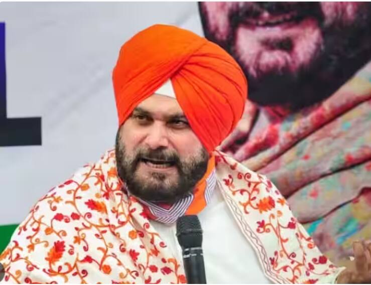 navjot singh sidhu targeted cm bhagwant mann  said for the greed for power if you have courage then do it democratically Punjab Politics: ....ਤੁਹਾਡੇ ਮੂੰਹ 'ਤੇ ਕਰਾਰੀ ਚਪੇੜ ਮਾਰੀ, CM ਮਾਨ ਨੂੰ ਨਵਜੋਤ ਸਿੱਧੂ ਨੂੰ ਸੁਣਾਈਆਂ ਖ਼ਰੀਆਂ-ਖ਼ਰੀਆਂ