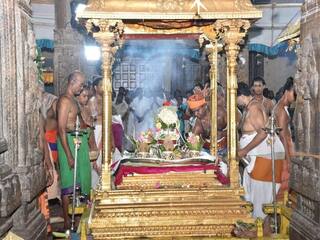 மதுரை மீனாட்சியம்மன் கோயில் கும்பாபிஷேக திருப்பணிகளுக்கான பாலாலயம்  - ஏராளமான பக்தர்கள் பங்கேற்பு