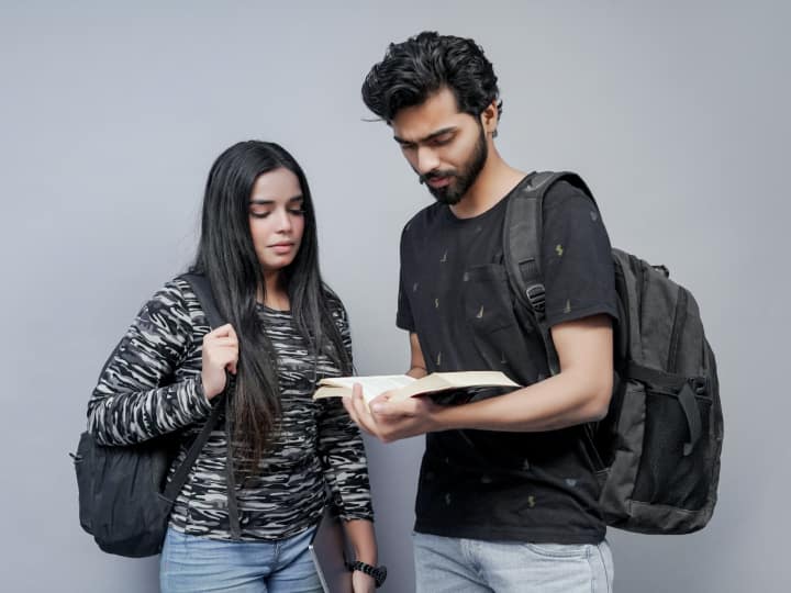 Career Option After 12th Science Commerce and Arts neet jee bsc bcom Career Tips for students Career Tips: 12वीं के बाद साइंस, आर्ट्स और कॉमर्स वाले स्टूडेंट्स क्या करें? ये ऑप्शंस हैं बेस्ट