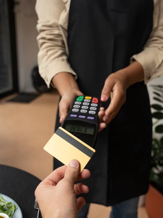 फ्लाइट्स में बिना नेट के कैसे हो जाता है कार्ड पेमेंट?