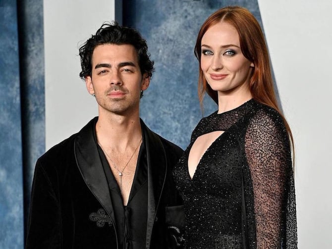 Sophie Turner Showed Up at Joe Jonas' Concert Amid Divorce Rumors