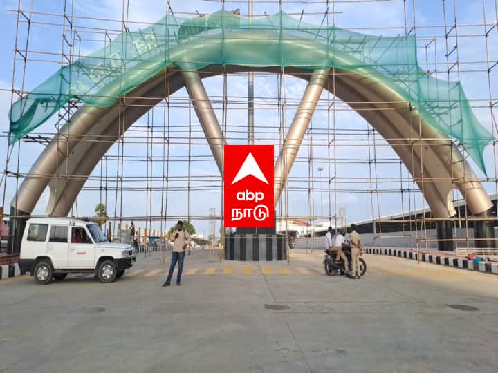 வண்டலூர் அடுத்த கிளாம்பாக்கத்தில்(Kilambakkam) ஒரே வளாகத்தில் அனைத்து அரசு, தனியார் பேருந்துகளையும் இயக்கும் வசதிகளுடன் புதிய பேருந்து முனையம் அமைக்கப்பட்டு வருகிறது