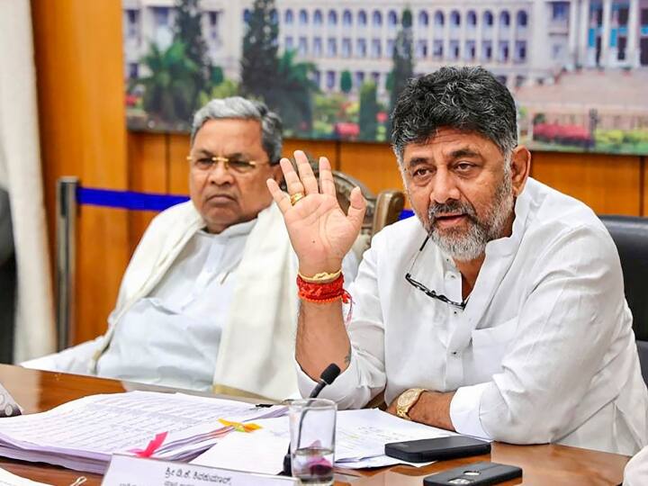 Karnataka congress big plan more than 20 mla of bjp jds in touch Karnataka Politics: कर्नाटक में कांग्रेस का 'ऑपरेशन पंजा'! BJP-JDS को झटका देने की तैयारी, 20 से ज्यादा MLA संपर्क में