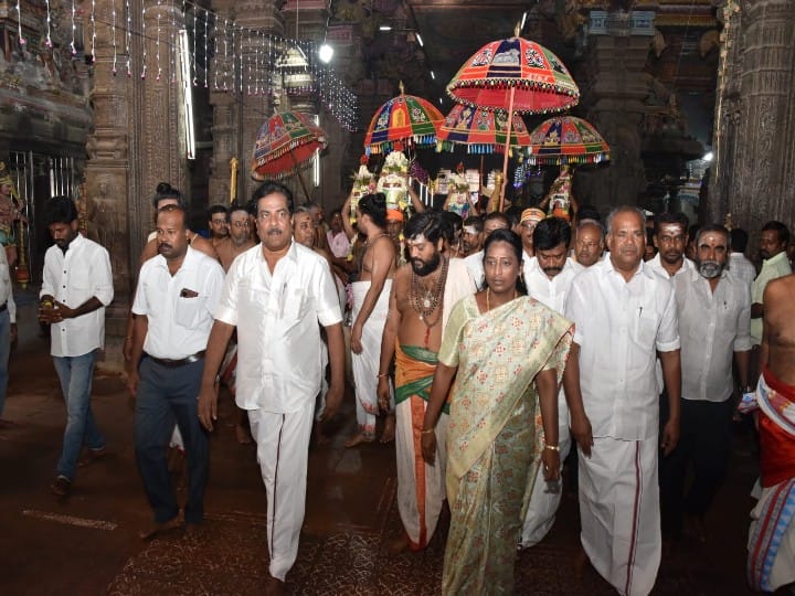 மதுரை மீனாட்சியம்மன் கோயில் கும்பாபிஷேக திருப்பணிகளுக்கான பாலாலயம்  - ஏராளமான பக்தர்கள் பங்கேற்பு