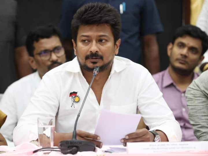 Udhayanidhi Stalin Stick with his remarks on sanatan dharma says i will repeat again and again Udhayandihi Stalin Sanatana Remarks: चौतरफा हमले के बीच अपने बयान पर कायम उदयनिधि स्टालिन, कहा- वही बात दोहराऊंगा