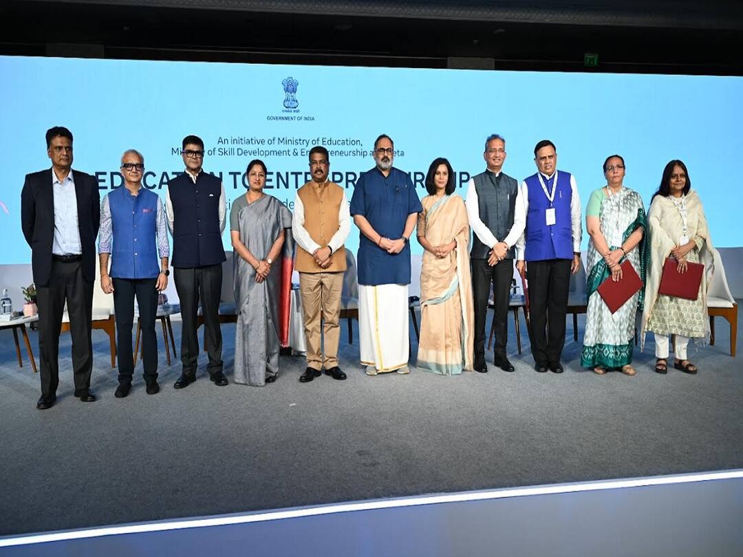 Skill Development : कौशल्यता वाढीसाठी केंद्र सरकार आणि मेटाचा करार; पाच लाख नवउद्योजकांना होणार फायदा Central Government Meta sign three year partnership to skill 5 lakh entrepreneurs Skill Development : कौशल्यता वाढीसाठी केंद्र सरकार आणि मेटाचा करार; पाच लाख नवउद्योजकांना होणार फायदा