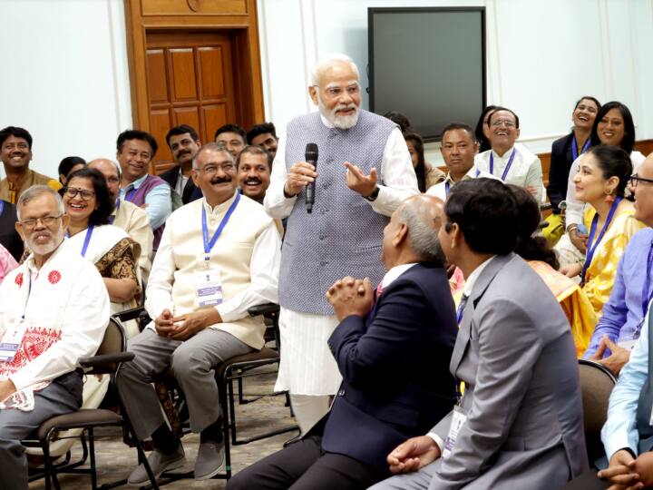 PM Modi Interacts With National Teachers Award 2023 Winners Tells Secret Of His Aura PM Modi Remarks: चेहरे पर क्यों है तेज? शिक्षक पुरस्कार के विजेताओं से बातचीत में PM मोदी ने बताया राज