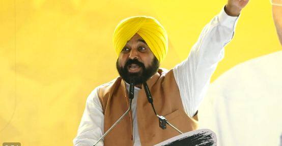 Earlier Punjab was ruled by a few families, now it is truly a people's rule: CM Bhagwant Mann CM Bhagwant Mann: ਪਹਿਲਾਂ ਪੰਜਾਬ 'ਚ ਕੁਝ ਪਰਿਵਾਰਾਂ ਦਾ ਰਾਜ ਸੀ, ਹੁਣ ਅਸਲ ਮਾਅਨੇ ‘ਚ ਲੋਕਾਂ ਦਾ ਰਾਜ: ਸੀਐਮ ਭਗਵੰਤ ਮਾਨ