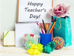 टीचर्स डे पर अपनी टीचर को दें दिल को छू लेने वाले ये तोहफे, ताउम्र रहेंगे याद