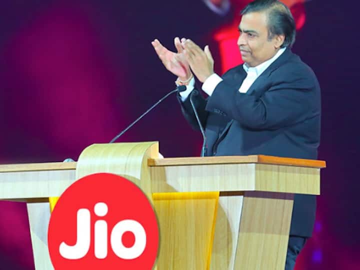 जियो फाइनेंशियल सर्विसेज अगले सप्ताह से ट्रेड-टू-ट्रेड सेगमेंट से भी बाहर हो जाएगा. इसे सेंसेक्स समेत बीएसई के सभी इंडिसेज से 1सितंबर से हटाया जा चुका है.