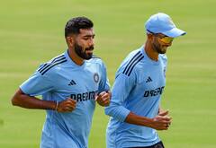 Jasprit Bumrah : ‘குட்டி மகனை வரவேற்கிறோம்..’ தந்தையான சந்தோஷத்தில் மும்பைக்கு பறந்த பும்ரா!