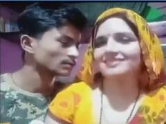 लाइव टीवी पर रोमांटिक हुए सीमा हैदर और सचिन, एंकर ने दिलाई कैमरे की याद- खूब वायरल हो रहा वीडियो