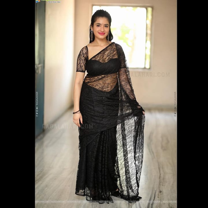 రతినా రాజ్ అందమైన ఫోటోలు -Image credit: Rathika Rose/Instagram
