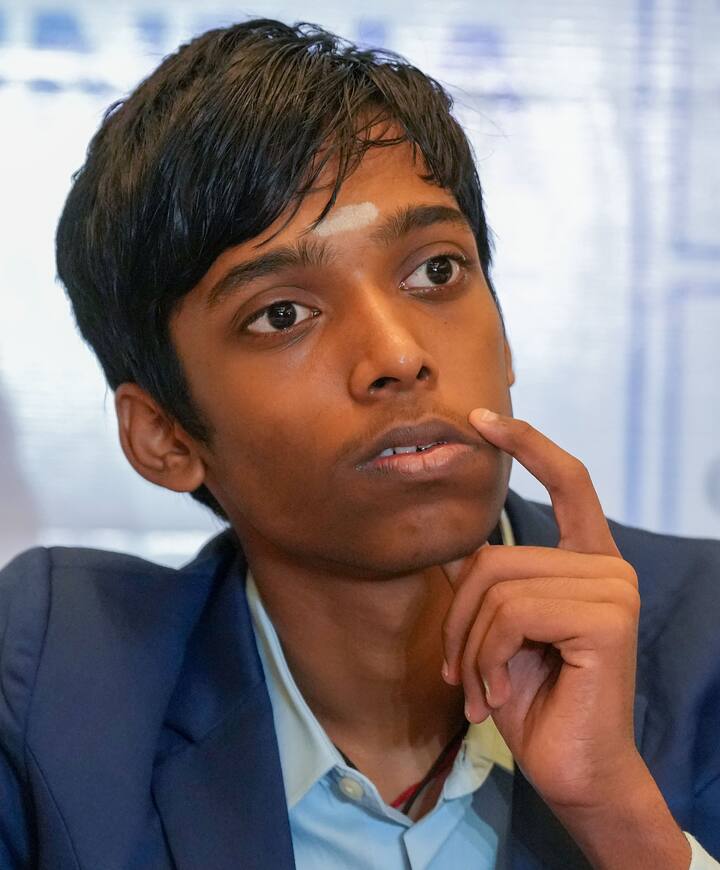 ভারতের বিস্ময় দাবাড়ু সেই আর প্রজ্ঞাননন্দ এখন কলকাতায়। টাটা স্টিল দাবায় অংশ নিতে এসেছেন।