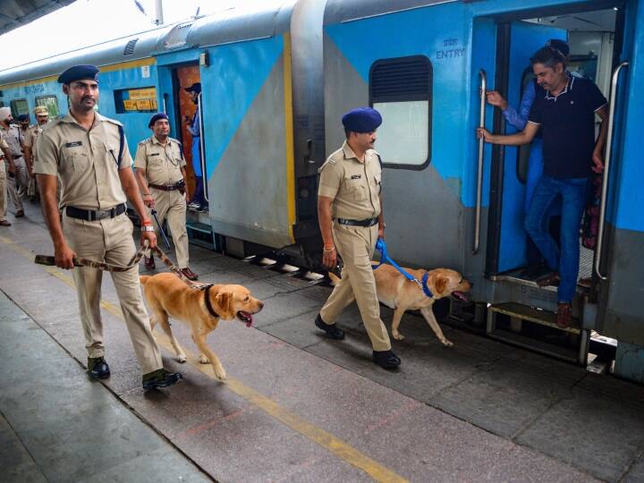 Haryana Indian Railways 104 Trains Cancelled for Four Day Check List Here Trains Cancelled in Haryana: हरियाणा के रेल यात्रियों की बढ़ेगी परेशान, 4 दिन के लिए 104 ट्रेन कैंसिल, यहां पढ़े पूरी जानकारी