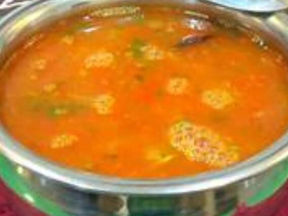 Rasam Recipe: साउथ इंडियन फेमस डिश 'रसम' को इस अंदाज में बनाएं, बनेगा एकदम परफेक्ट