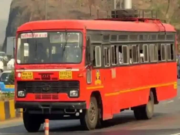 Maratha Reservation Protest msrtc st bus vandalized during protest in jalna and others parts of Maharashtra Maratha Reservation Protest : मराठा आरक्षण आंदोलनाची एसटीला धग;  20 बस जाळल्या, वाहतूक ठप्प,  एकूण 13 कोटींचे नुकसान