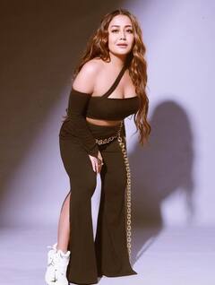 जब टीवी शो पर लाइव गाना गा रहीं Neha Kakkar को कंटेस्टेंट ने जबरन कर दिया था किस! सन्न रह गया था पूरा सेट