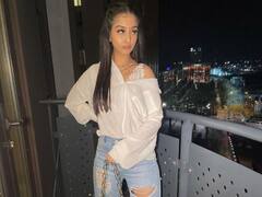 Tik Tok Star Mahak Bukhari: कौन है महक बुखारी Tik Tok स्टार या फिर खूनी? मां के प्रेमी को मारने में दिया साथ, मिली आजीवन कारावास की सजा, देखें तस्वीरें