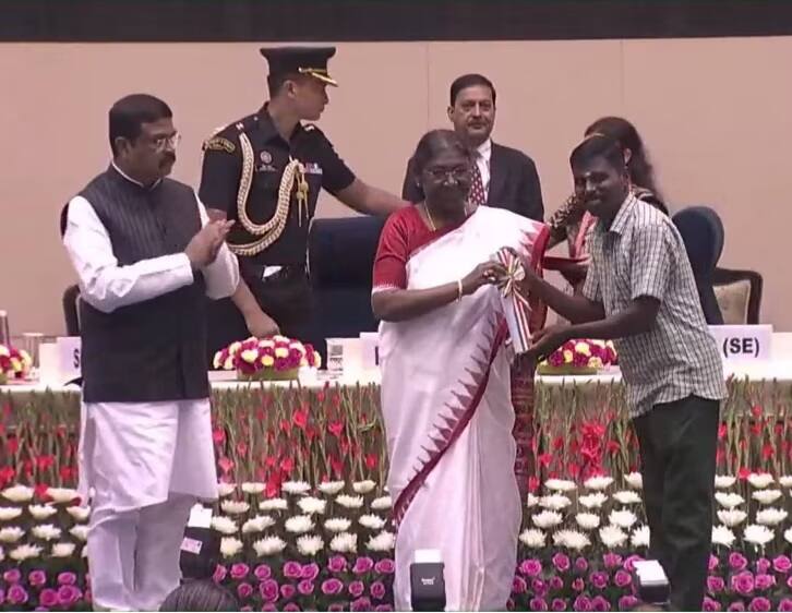 National Award for Teachers 2023 4 members for tamil nadu to receive award know who National Award for Teachers: தமிழ்நாட்டில் இருந்து 2 பேருக்கு அல்ல.. 4 பேருக்கு இன்று தேசிய நல்லாசிரியர் விருது; யார் யாருக்கு? எப்படி?