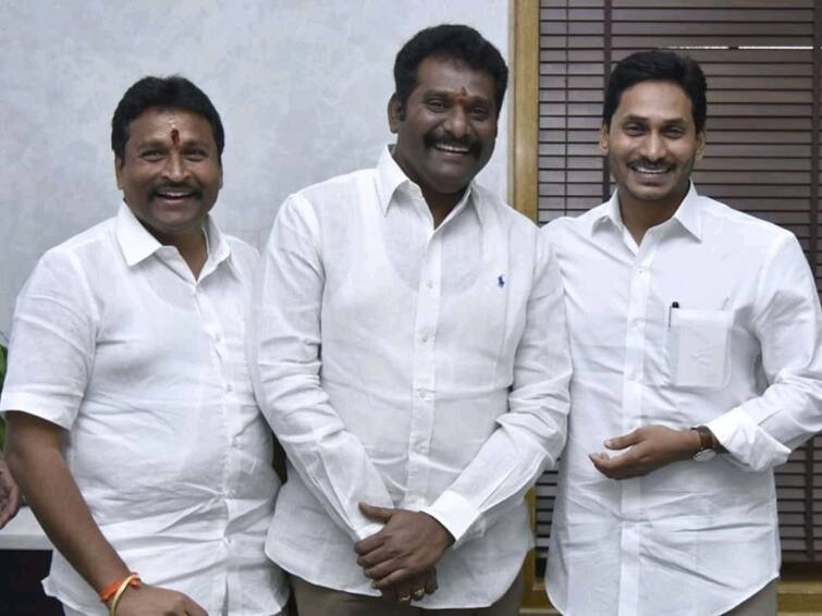 YSRCP High Command leaders Meeting with Guntur Leaders on Seat Allocation dnn గుంటూరు వైసీపీలో సీట్ల పంచాయితీ- మద్దాలి గిరికి ఈసారి టికెట్ అనుమానమే!