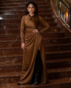 డార్క్ చాక్లెట్‌లా మెరిసిపోతున్న మృణాల్.. 'సీతారామం' బ్యూటీ లేటెస్ట్ ఫోటోలు వైరల్!