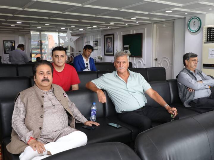 Roger Binny And Rajeev Shukla At Lahore Cricket Stadium SL vs AFG Asia Cup Latest Sports News SL vs AFG: बीसीसीआई अध्यक्ष रोजर बिन्नी और राजीव शुक्ला मैच देखने पहुंचे लाहौर, सोशल मीडिया पर तस्वीरें हुईं वायरल