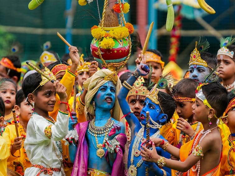 Janmashtami 2023 Celebrating Lord Krishna Birth In Mathura Vrindavan Krishnashtami 1622